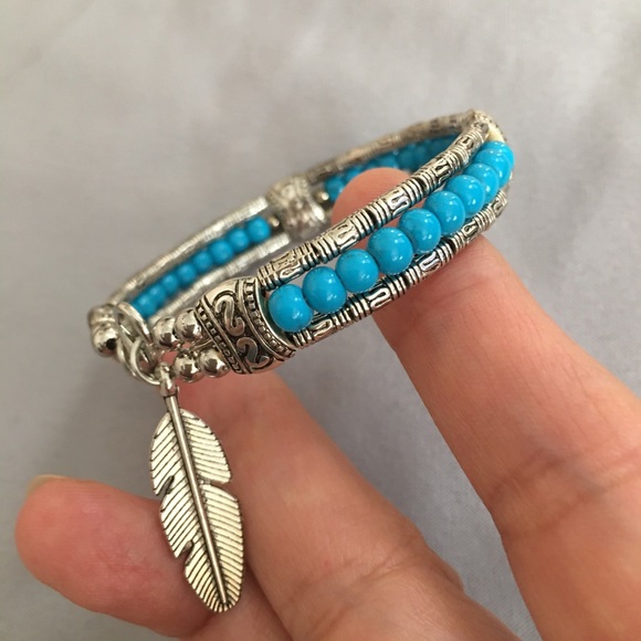 Silver tone & turquoise color bracelet - Picture 3 of 5